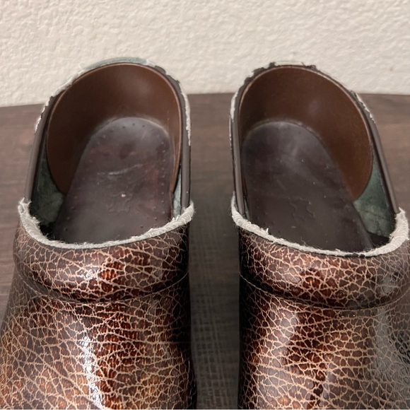 Dansko professional brown texture patent clogs size 38 - Picture 4 of 10